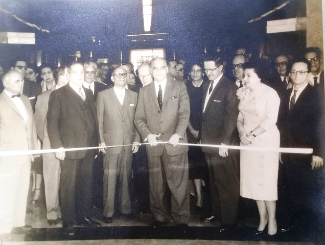 Foto de El ministro de Educación inauguró la Exposición del libro americano, 21 de febrero de 1958. Colección de fotografías BNJM
